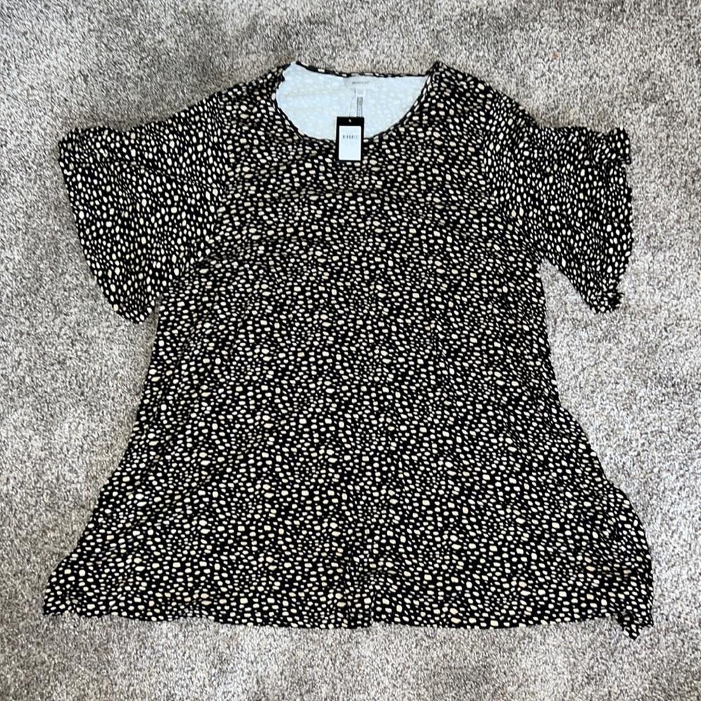 NWT Avenue Tunic Flutter Sleeve Top